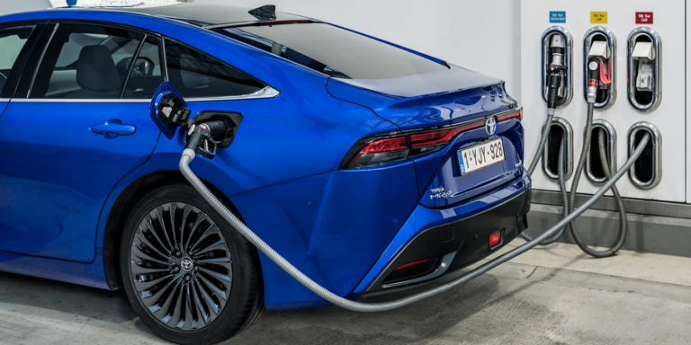 toyota mirai h2 tankstelle hydrogen fuelling station air liquide 2021 04 min 1400x700.png